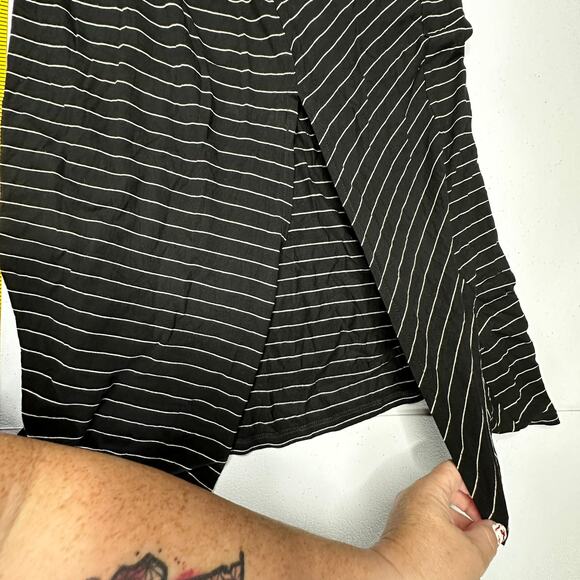 MANGO - Woman's Black & White Slit Hem Striped Skirt Size Small - Picture 7 of 8